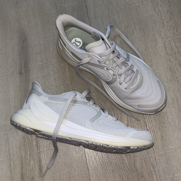 Lululemon Shoes 9.5 - Picture 6 of 9